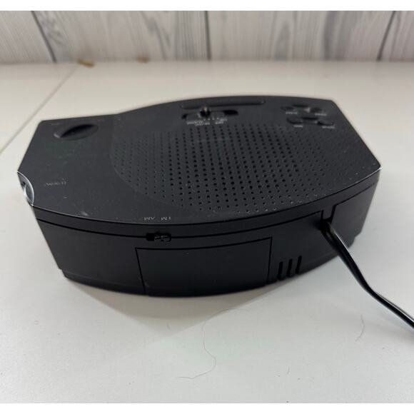 GE 7-4813B Digital Red LCD AM/FM Alarm Clock Radio - Picture 5 of 9